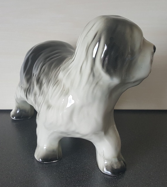 オールドイングリッシュシープドッグの置物、手描きの