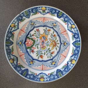Makkum hand painted plate, polychrome, Dutch
