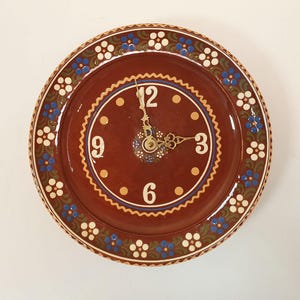 Handpainted ceramic Junghans clock (working), Bunzlauer ceramics style