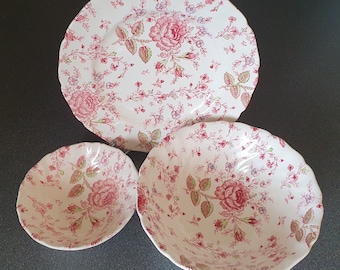 Johnson Bros Rose Schintz bowls and plate (3) Made in England, Pink roses