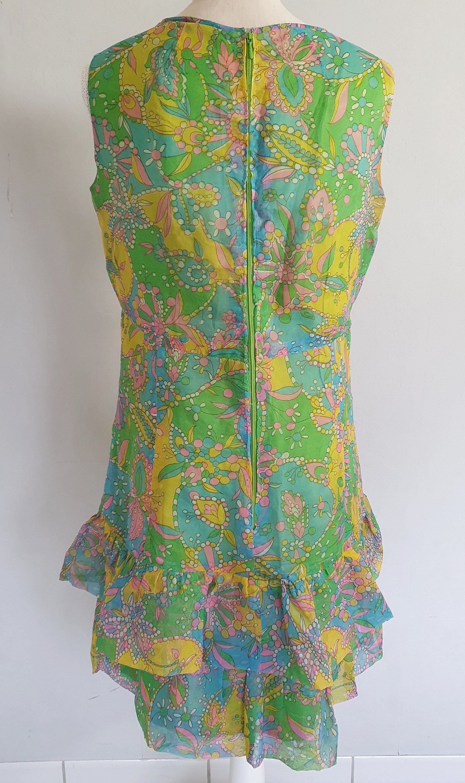 Vintage 70s Cocktail Dress With Ruffles, Psychedelic Flower Pattern ...