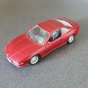 Maisto MBW 850i, carro modelo 1/18, carro fundido, marrom, 1990