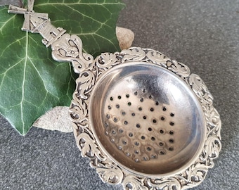 Vintage holländisches Teesieb mit Windmühle