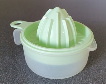 Tupperware sapcentrifuge, jaren 70 Tupperware plastic in wit en mintgroen, 1893-2