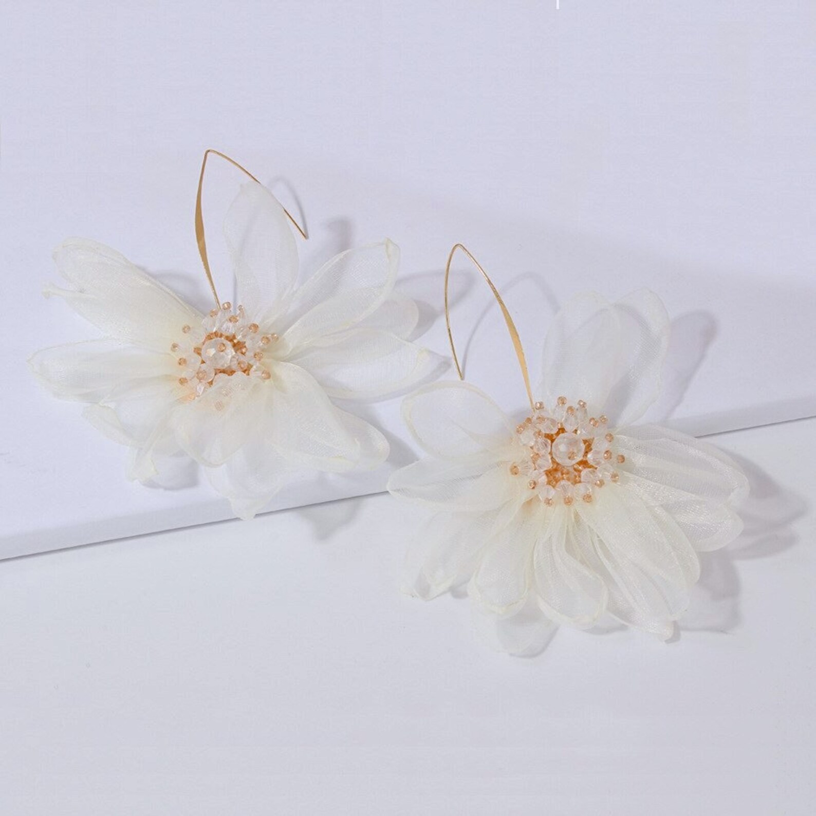 Fragile florals white earrings Clearance