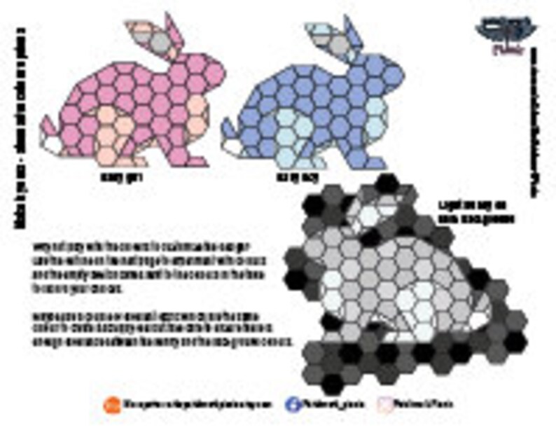 Op de afbeelding: Een digitale illustratie van een konijn dat is gemaakt van zeshoekige vormen. Het konijn wordt in drie kleurvariaties getoond: roze, blauw en grijs. De illustratie is een patroon voor een kruissteekproject.