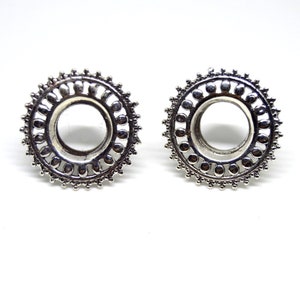 Ethnic silver plugs with geometric shapes, handmade personalized jewelry
