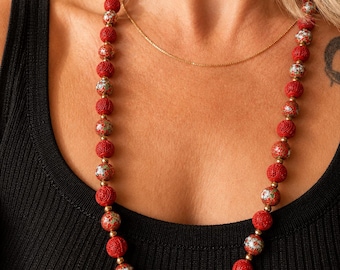 Geschnitzte Zinnober Halskette | Chinesische Cloisonné Perlenkette | Rote Langlebigkeit Perlen | Vintage asiatischer Schmuck | Handemaillierter Statement Strang