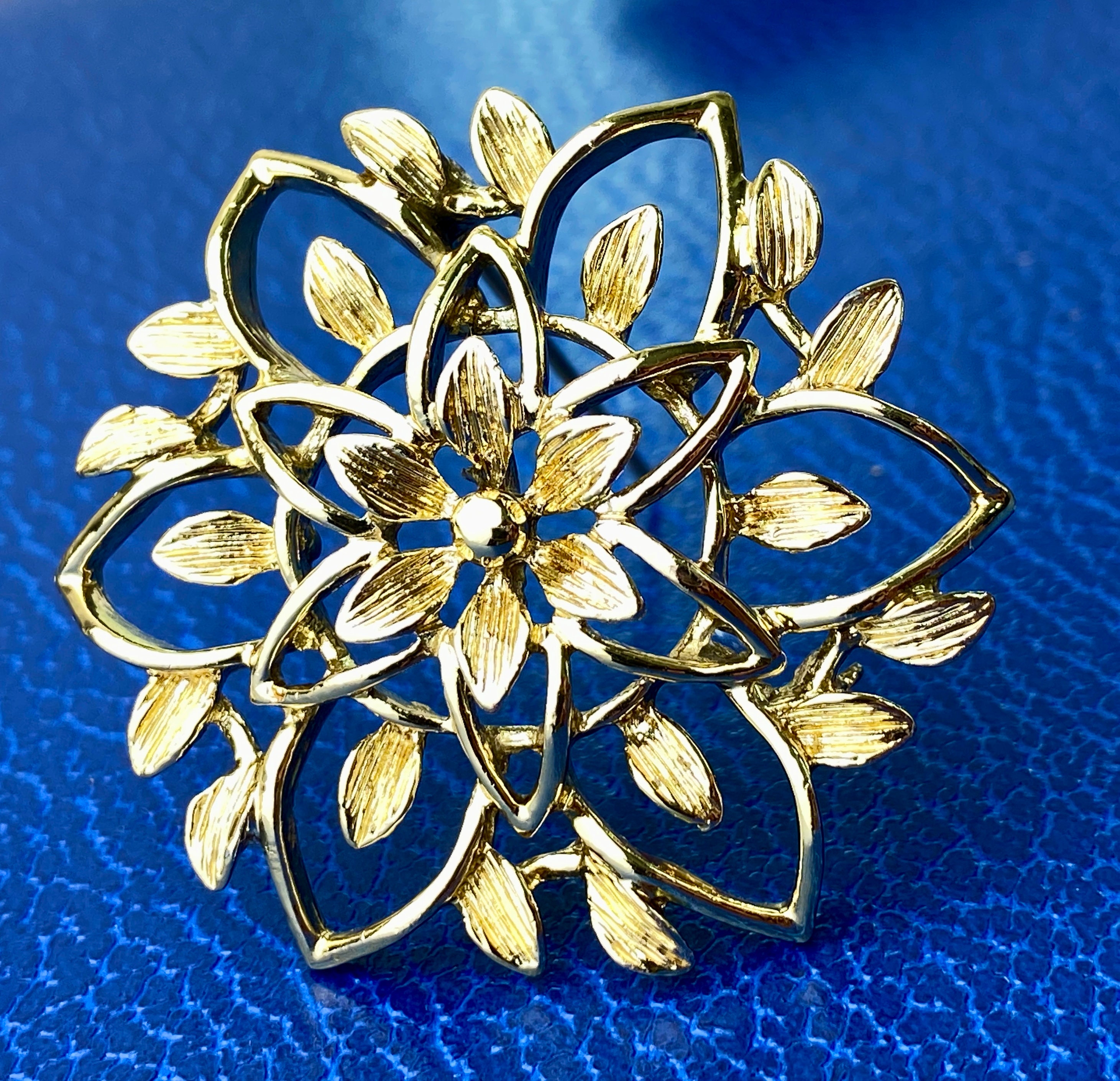 Retro Sarah Coventry Flower Brooch- Midcentury Gold Tone