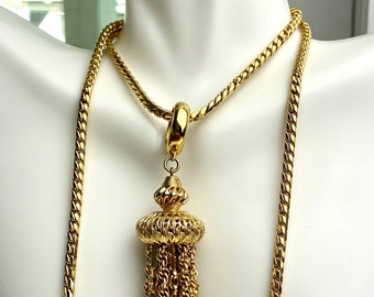 Signed Monet 1960's tassel Damita pendant necklace gold platedVintage