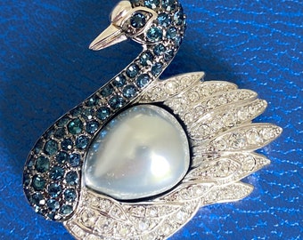 Vintage Nolan Miller sawn brooch crystal and glass baroque pearl