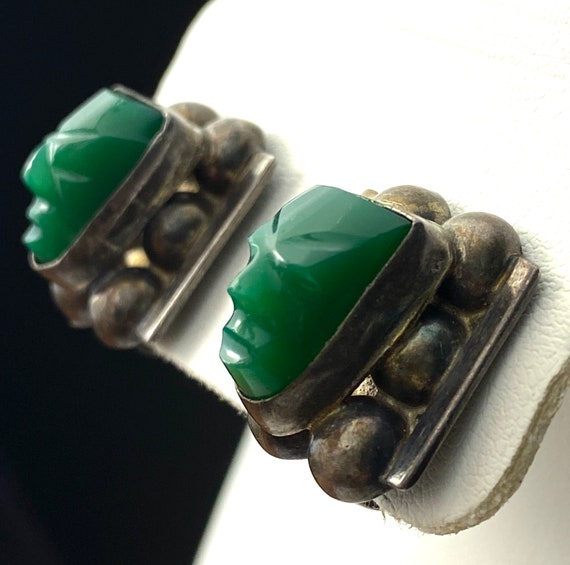 Vintage Mayan sterling green onyx screw back earr… - image 4