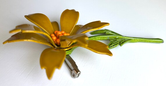 Vintage enamel flower brooch yellow mustard retro… - image 4