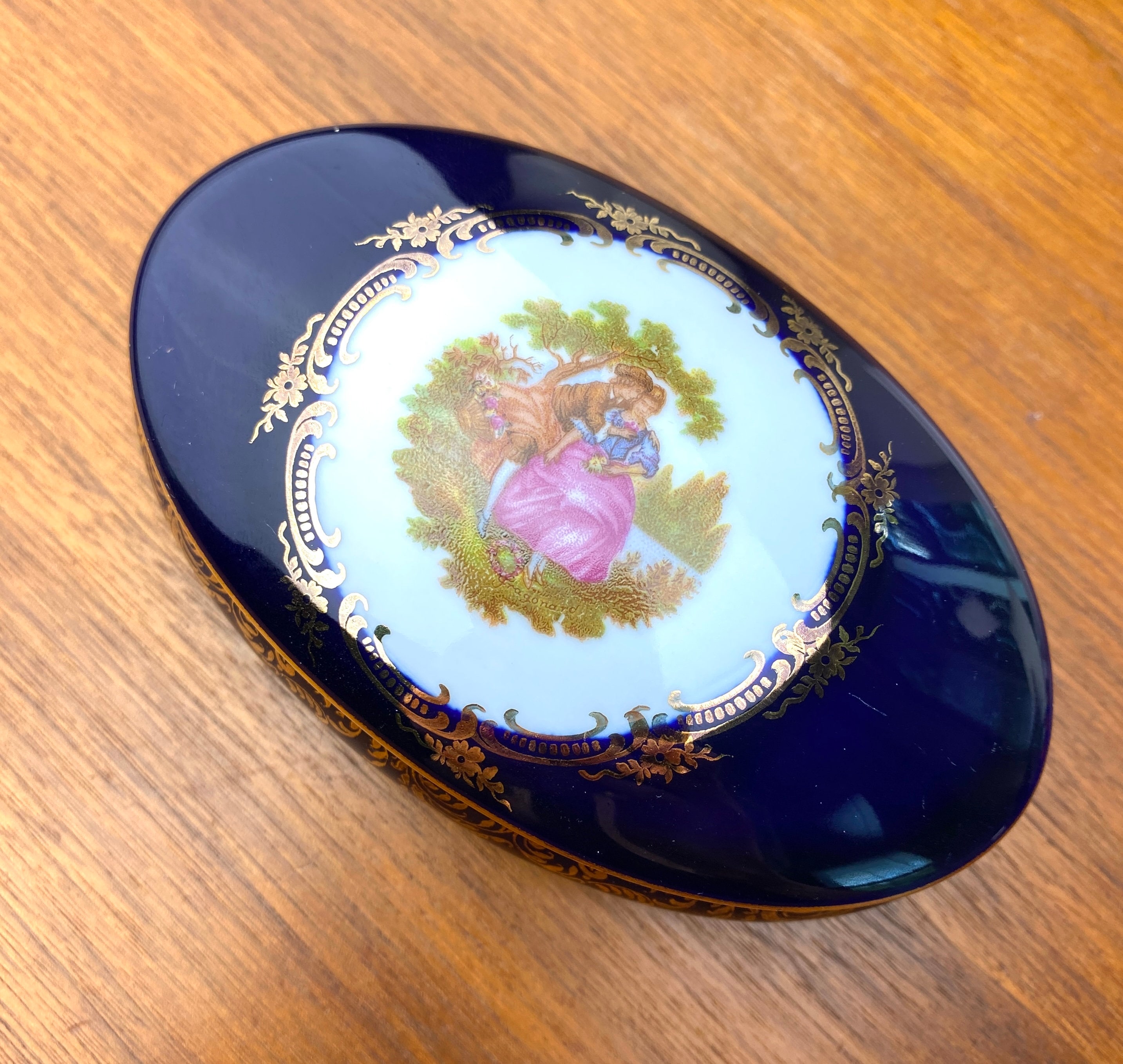 Limoges Castel France Lidded Porcelain Box Combat Blue & 22k