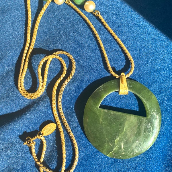 Vintage Miriam Haskell 70’s green stone pendant necklace gold  tone chain