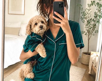 Set pigiama coordinato per cani e adulti in raso verde smeraldo / Cani, gatti e persone / Regali per amanti dei cani / Abiti coordinati / Vestiti carini per cani di taglia grande