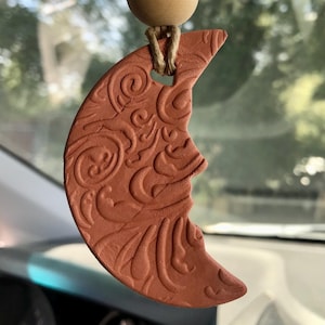 Man in the Moon Clay Essential Oil Diffuser with Beads, Eco-Friendly Car Diffuser, Natural Home Diffuser Passive Air Freshener, Moon Gift