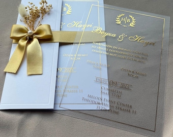 Inviti di nozze in acrilico trasparente con stampa in lamina d'oro, fiori secchi e nastro di raso – Design elegante