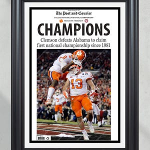 Impresión de periódico enmarcada de portada, campeones nacionales de fútbol americano universitario de la NCAA de los Clemson Tigers de 2016