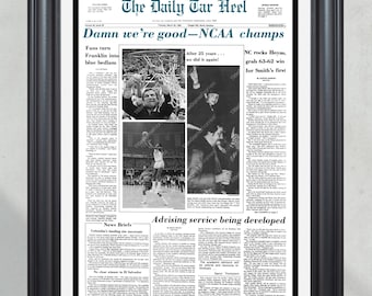 1982 North Carolina Tar Heels Navyblau College Basketball Meister eingerahmt Titelseite Zeitungsdruck
