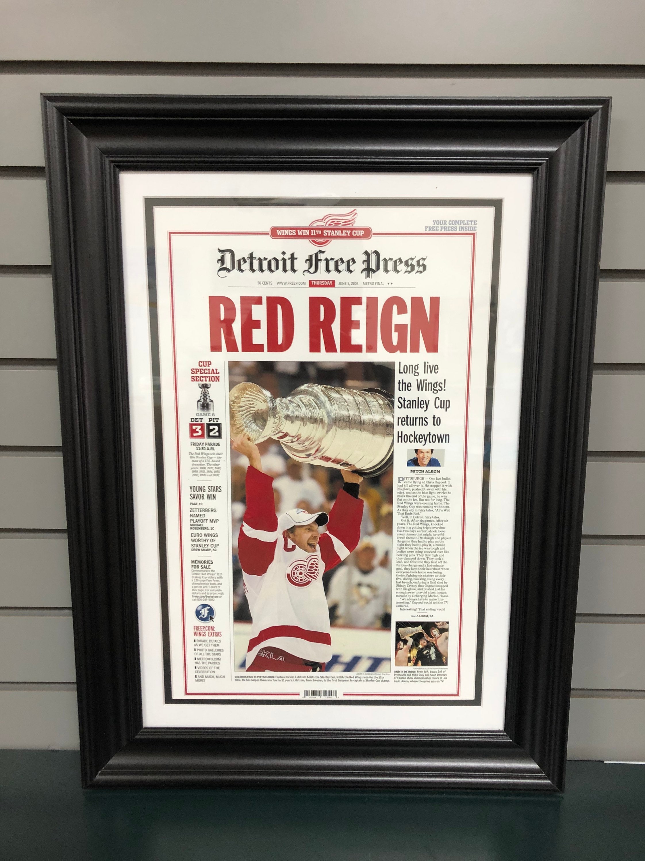 2008 Detroit Red Wings red Reign Stanley Cup Champions Framed Newspaper  Front Page Print 