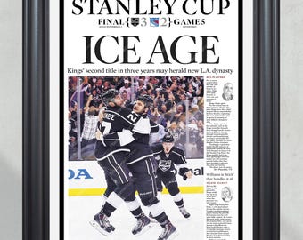 Impresión de portada de periódico enmarcada de los campeones de la Copa Stanley de Los Ángeles Kings 2014