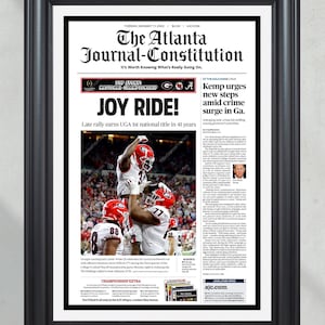 2022 Georgia Bulldogs &#39;Joy Rutsch&#39; Nationalrunden-Meisterschaft umrahmt Titelseite Zeitungsdruck UGA