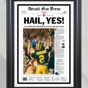 1997年ミシガン大学ウルヴァリンズ NCAAカレッジフットボール全国チャンピオン 額入り新聞一面プリント