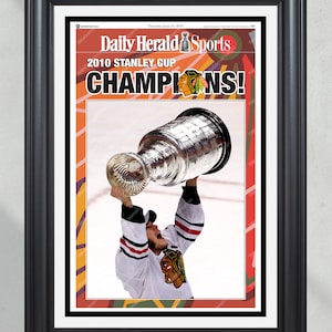 2010 Chicago Blackhawks Stanley Cup Champions Impressão de primeira página de jornal emoldurado Jonathan Toews