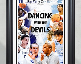 Stampa di giornale incorniciata della prima pagina della finale North Carolina Tar Heels vs Duke del 2022