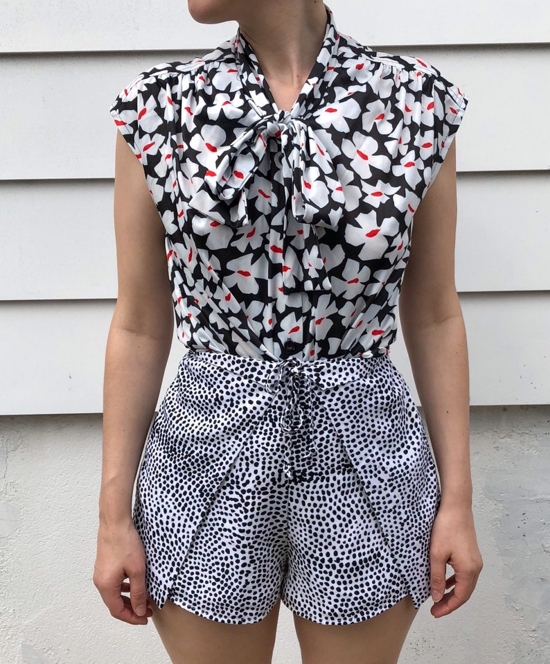 Vintage 1970/'s Black White and Red Floral Polyester Blouse