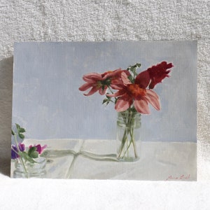 Dahlia Still Life Oil Painting, Contemporary Botanical Flowers Vase Realism Painting, Pink Red Floral Summer Wall Art Home Decor Gift