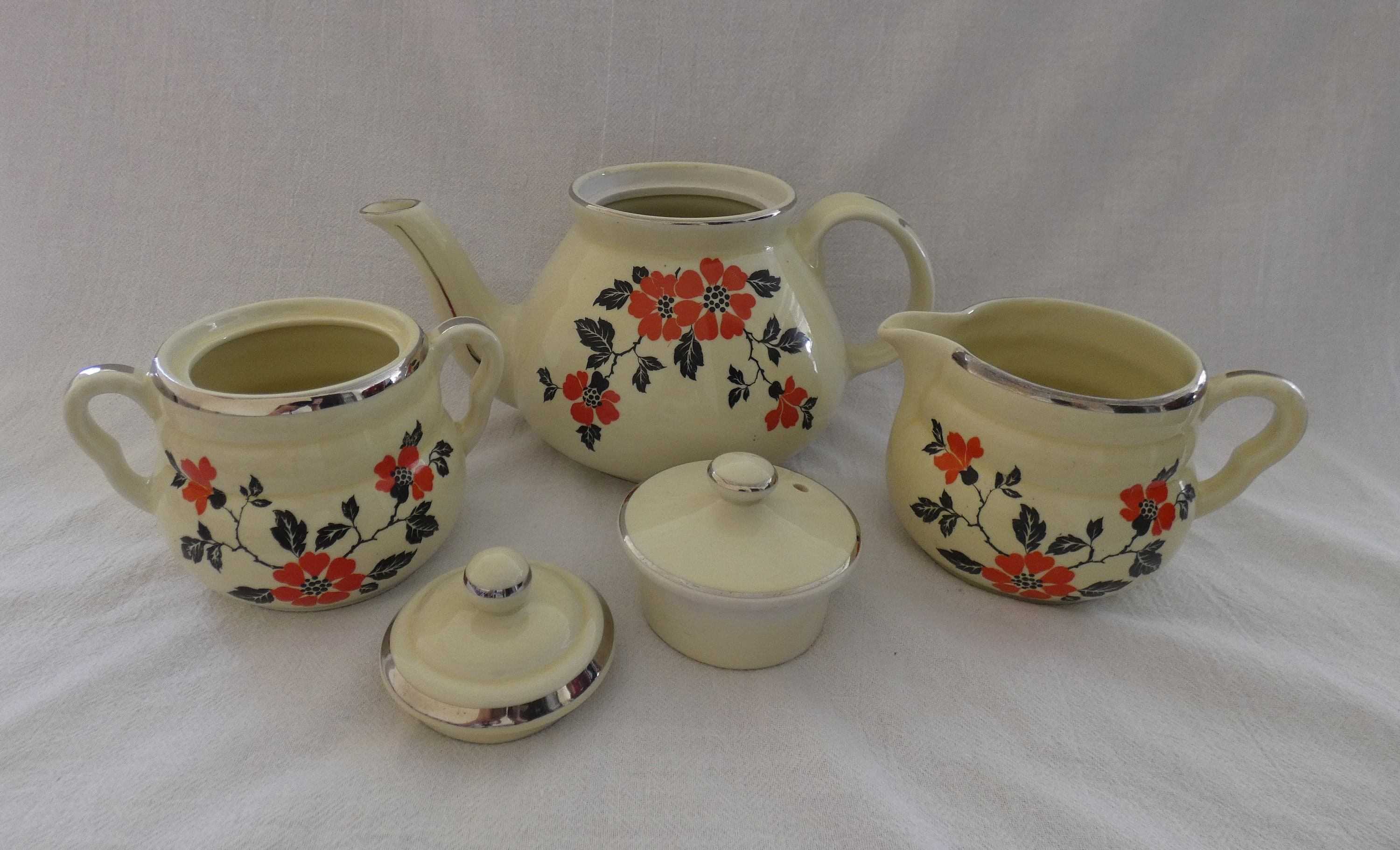 Vintage Hall China Red Poppy Teapot Sugar Bowl and Creamer Etsy