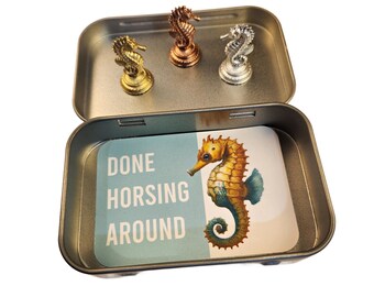 SEAHORSE - 3 SEAHORSE Hinge Head Decorative Toppers, Resin Magnets, Metallic Finishes