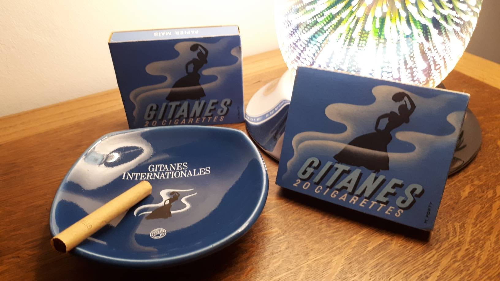 GITANES　20 Vintage 1970's Gitanes 20 Cigarettes Caporal Papier Mais