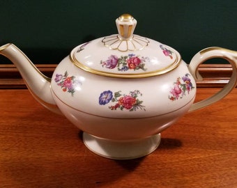 Plymouth Teapot by Lamberton