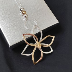 Women's flower Jewelry/flower necklace pendant/long necklace chain silver/long necklaces for women/fashion flower jewelry gifts for mom