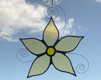 Stained Glass Light Yellow Flower Suncatcher with Yellow Center