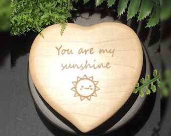 You are My Sunshine Heart-shaped Wind-up Music Box | Maple Wood | Rosewood | Walnut Wood | Custom Engraving, Perfect Gift for Music-lovers!