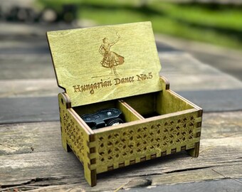 Hungarian Dance No.5 Wooden Music Box | Custom Engraving | Wind-up & Hand-crank Model | Custom Engraving | Gift for Classical Music-Lovers