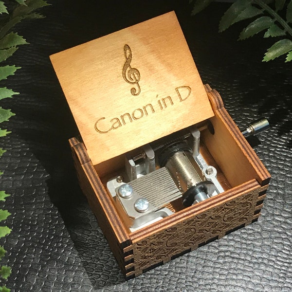 Canon in D Tiny Cute Wooden Music Box, manivelle, gravure personnalisée, boîte-cadeau gratuite, cadeau parfait pour les amateurs de musique !