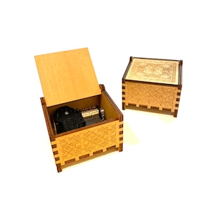 Clair de Lune | Wooden Music Box| Wind-up & Hand-crank Versions | Custom Engraving | Free Gift Box | Perfect Gift for Classical Music Lovers Blank inside box lid