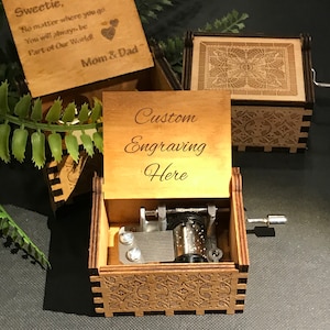 Rustic Tiny Cute Hand-crank Wooden Music Box, Custom Engraving, Selection of Your Favorite Pop-jazz Classics, Perfect gift for Music-lovers!