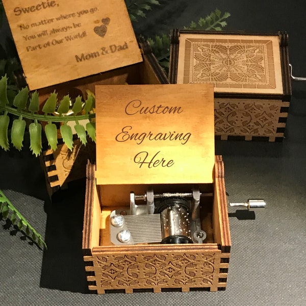 Rustic Tiny Cute Hand-crank Wooden Music Box, Custom Engraving, Selection of Your Favorite Pop-jazz Classics, Perfect gift for Music-lovers!