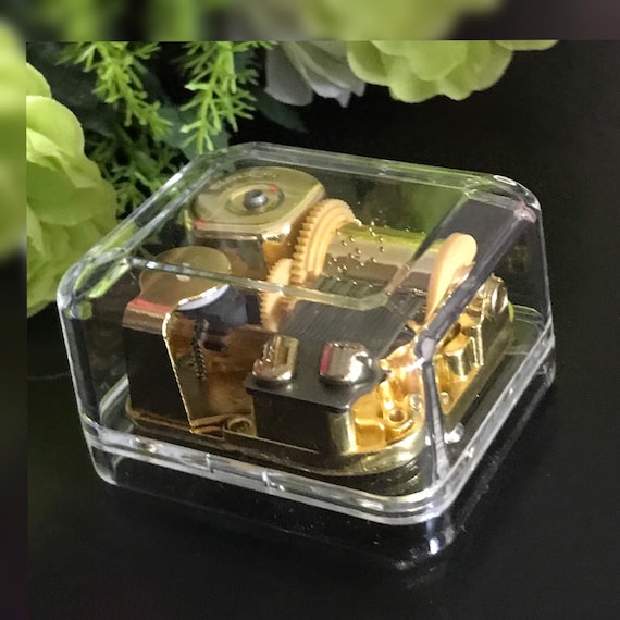 Transparent Music Box | Golden Wind-up Movement | Choice of Over 100 All-time-Favorite Pop-jazz Classics | Free Gift Box | Music-lovers Gift