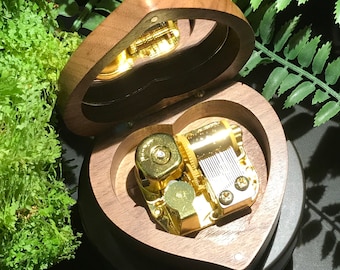 Heart-shaped Wind-up Music Box | Walnut Wood | Maple Wood | Rosewood | Custom Engraving | Choice of Over 100  Pop-jazz Classics |