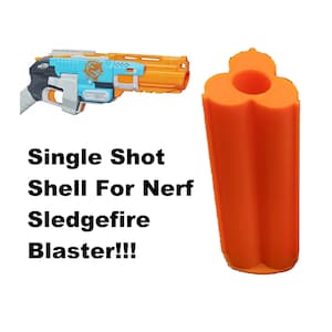 Puede incluir: Cargador simple naranja para un blaster Nerf Sledgefire. El cargador está hecho de espuma y tiene una forma cilíndrica con una abertura redonda en la parte superior.