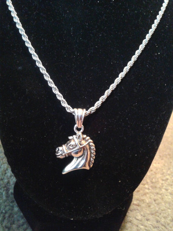 rope chain and pendant