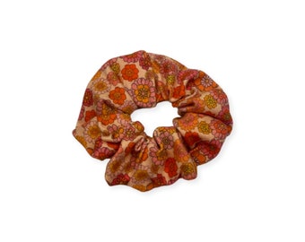Soybean Scrunchies, “groovy flowers” floral scrunchie, dbp scrunchie, soft scrunchie, baby bee fabric
