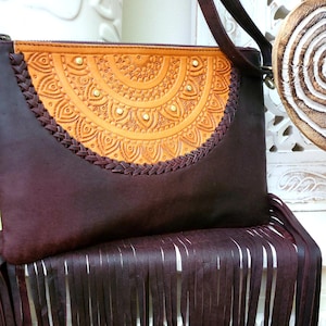 Cartera de cuero hecha a mano, bolso de cuero, bolso de mano con diseño de mandala, estilo boho, bolso de mano tipo sobre, estilo gitano, accesorio boho, bolso marrón antiguo